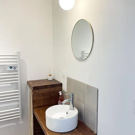 Neufs - Coeur De - Parking Prive Apartment