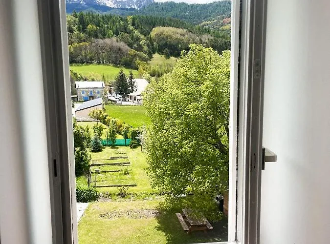 Neufs - Coeur De - Parking Prive *